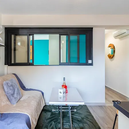 Chez Helene - Deux Pieces Climatise Avec Parking Prive *