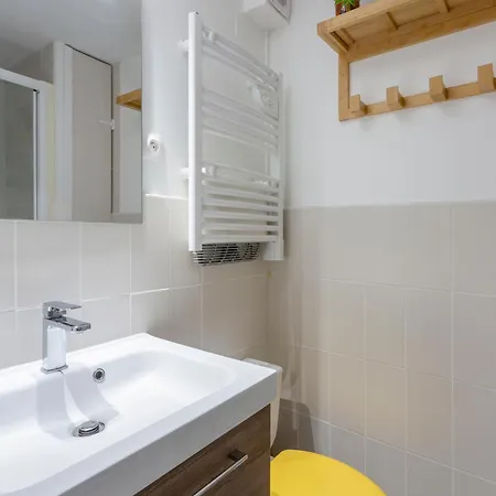 Chez Helene - Deux Pieces Climatise Avec Parking Prive * La Grande-Motte